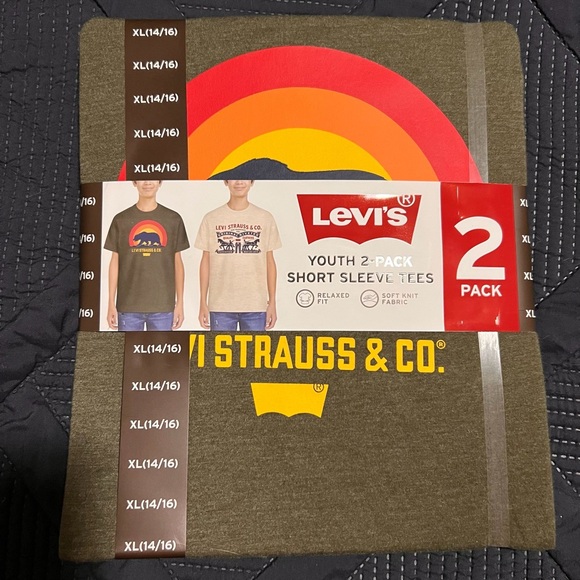 Levi’s Boys Graphic Tees 2-Pack XL (14/16) Relaxed Fit NWT - Picture 1 of 2